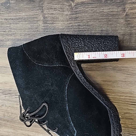 NWoT Timberland Tillston Chukka Booties - Picture 7 of 8